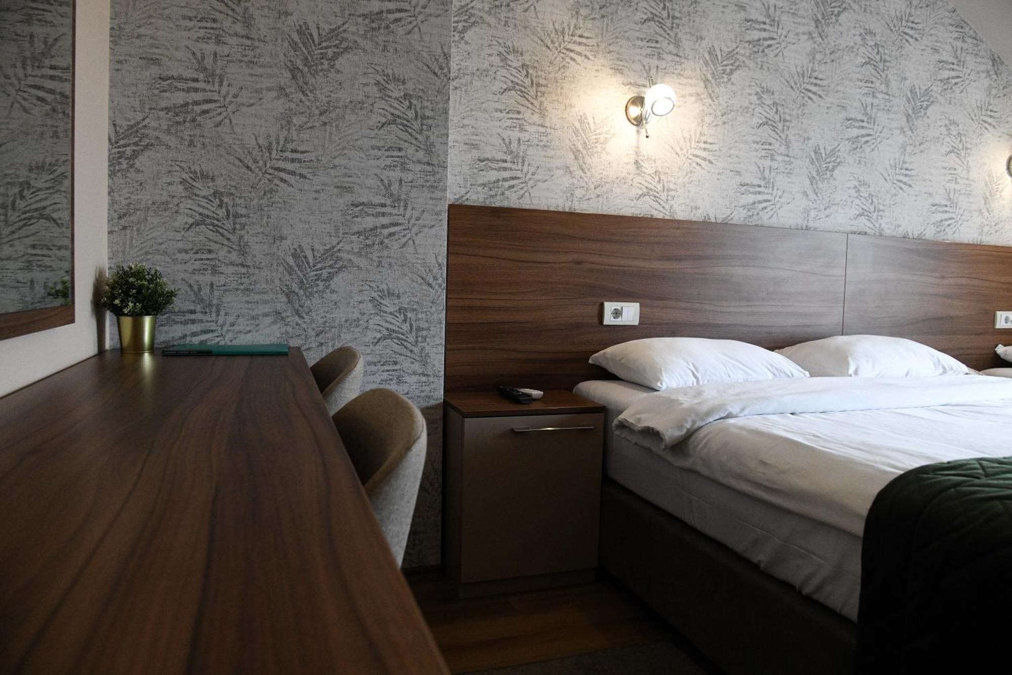 Hotel Garden Novi Sad Exterior photo